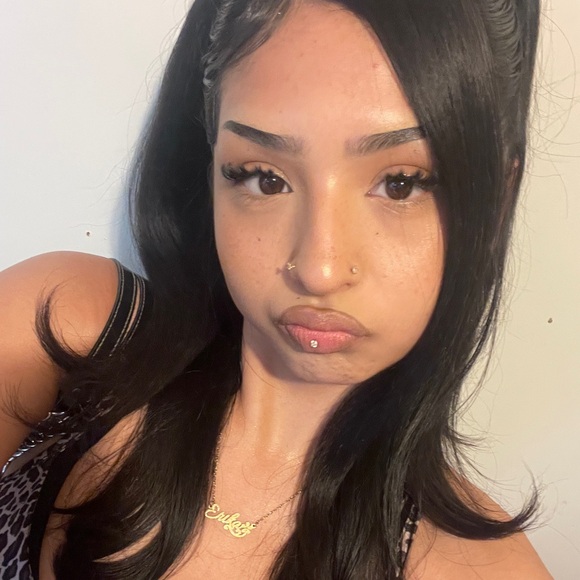 Meet your Posher, Rika - Picture 2 of 2